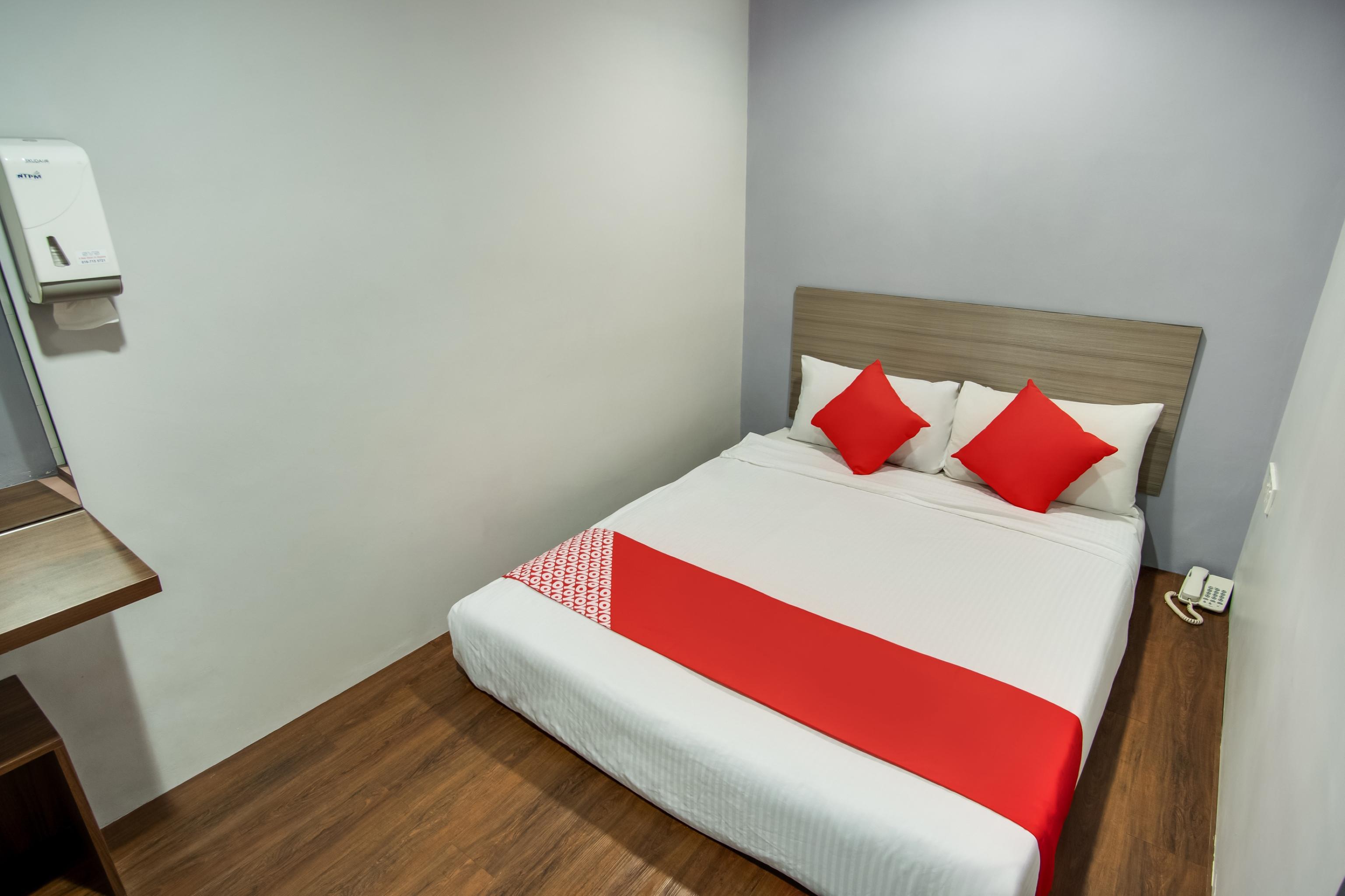 Oyo 89480 Dream House Hotel Skudai Buitenkant foto
