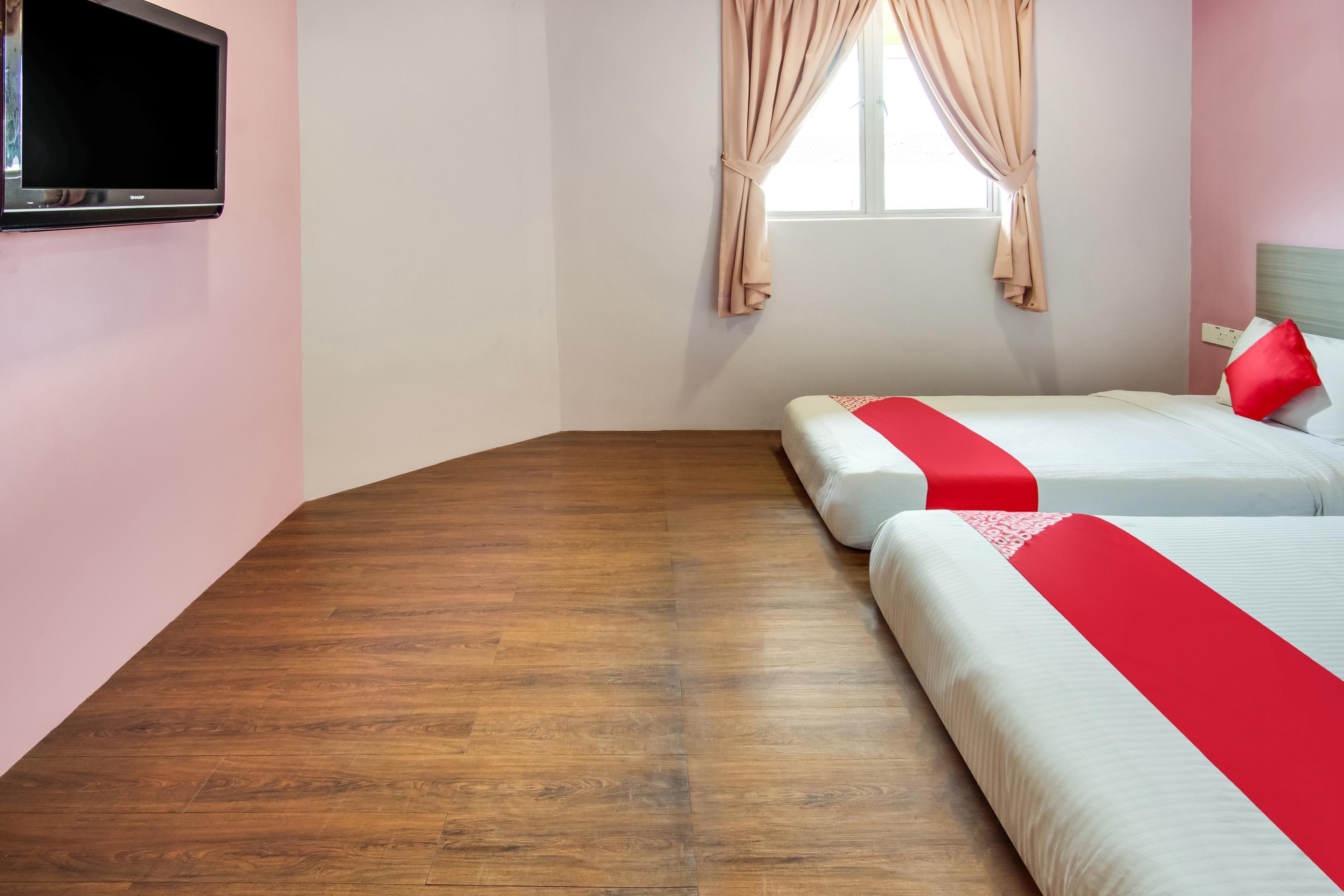 Oyo 89480 Dream House Hotel Skudai Buitenkant foto