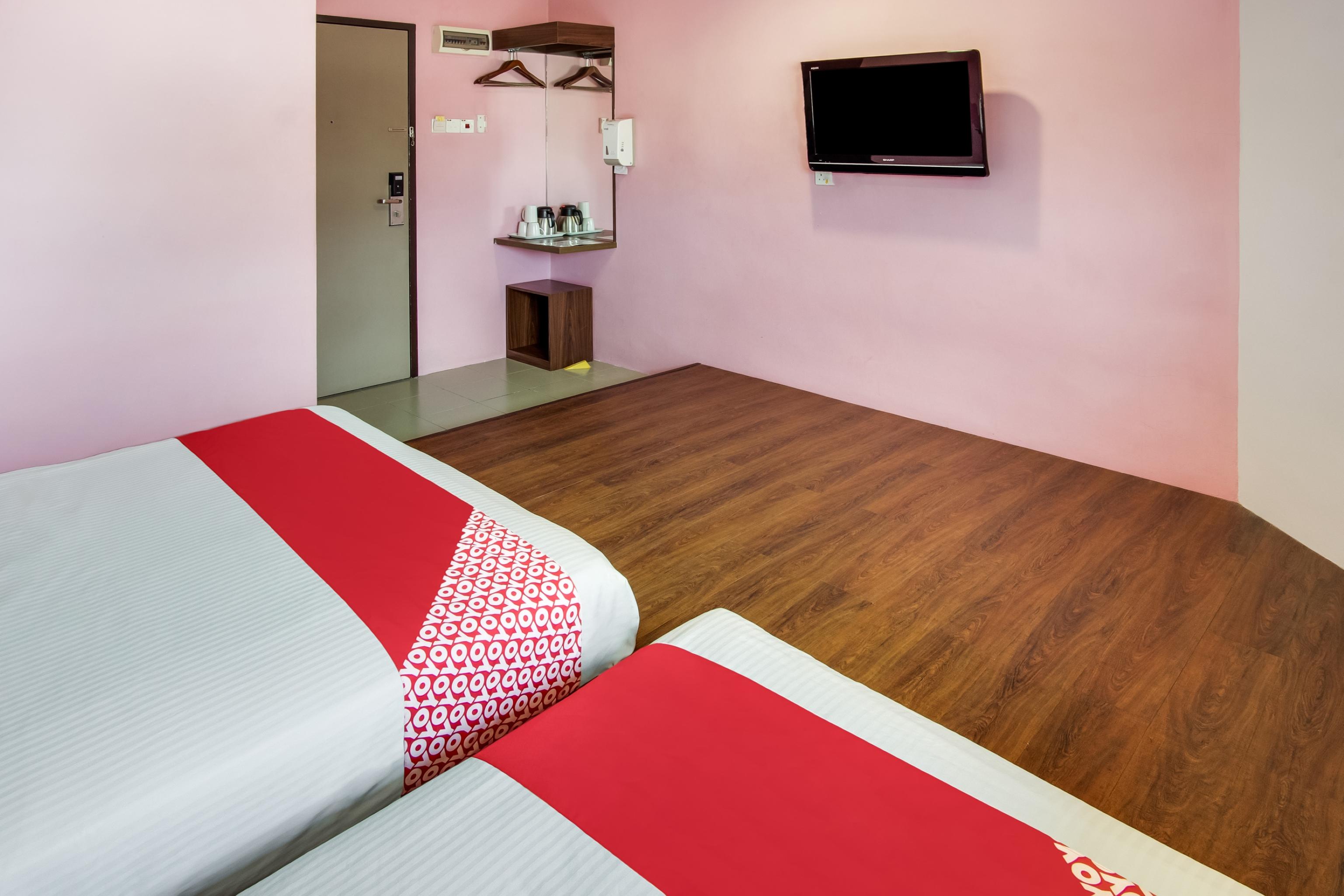 Oyo 89480 Dream House Hotel Skudai Buitenkant foto