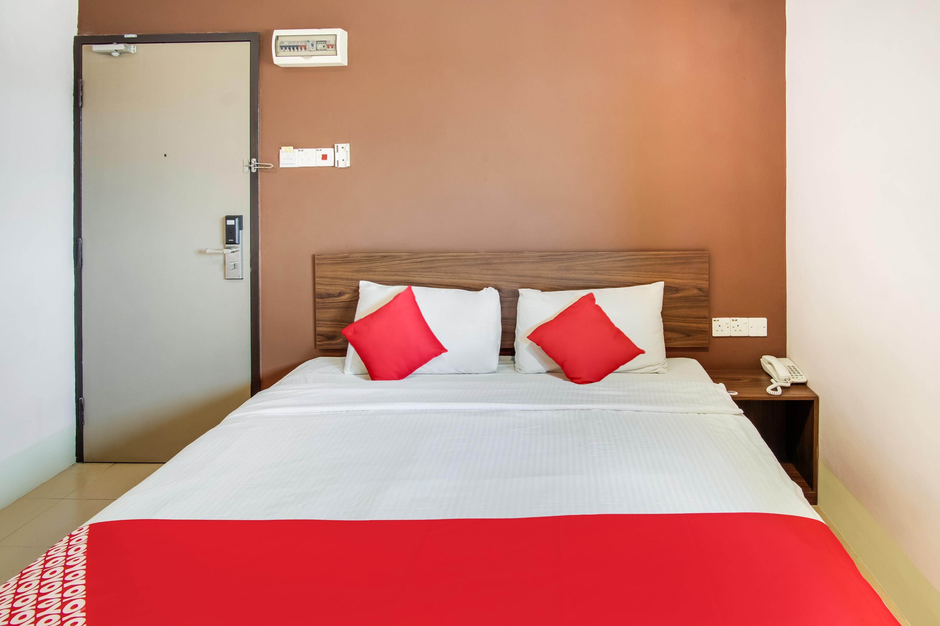 Oyo 89480 Dream House Hotel Skudai Buitenkant foto