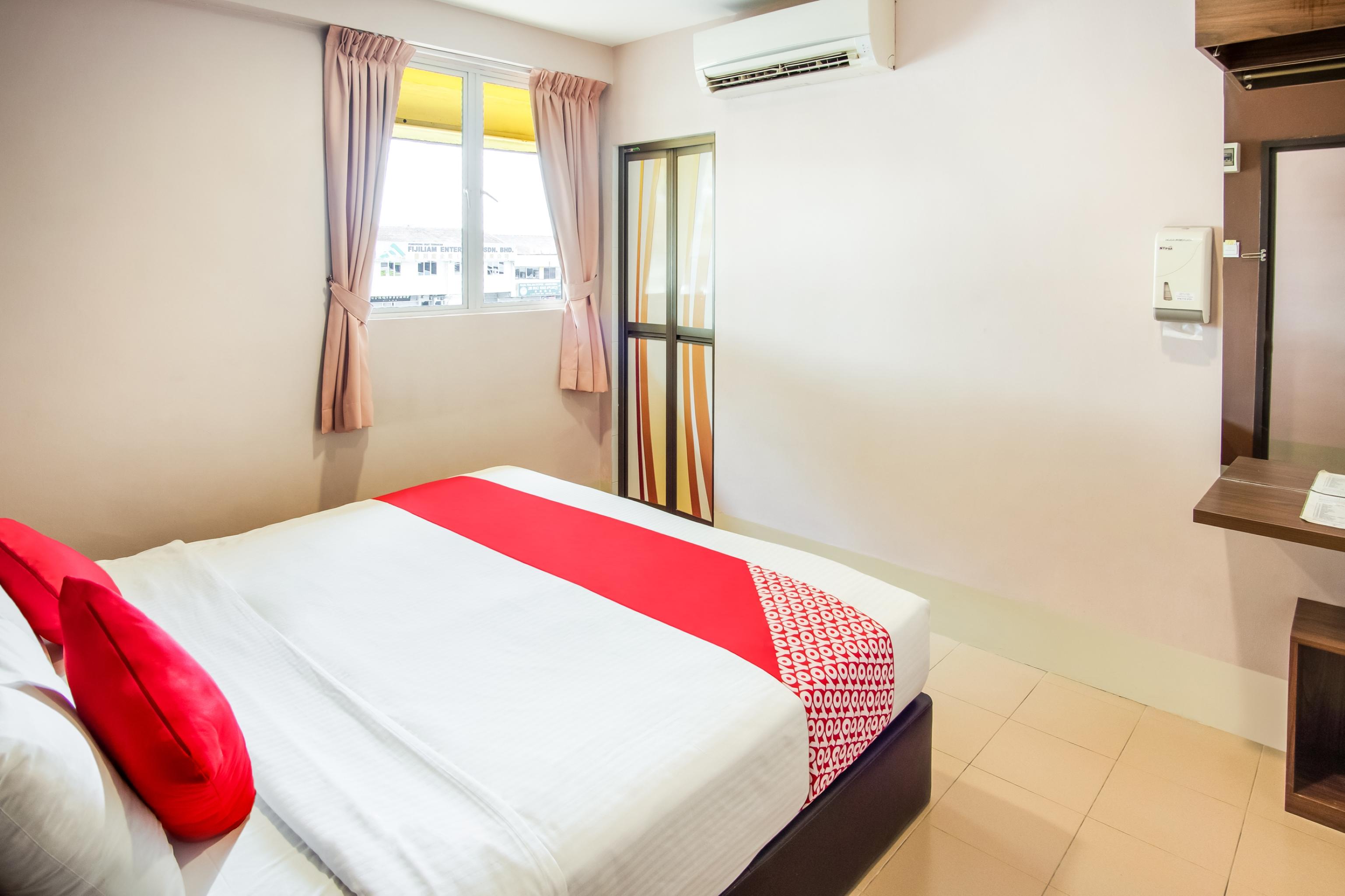 Oyo 89480 Dream House Hotel Skudai Buitenkant foto