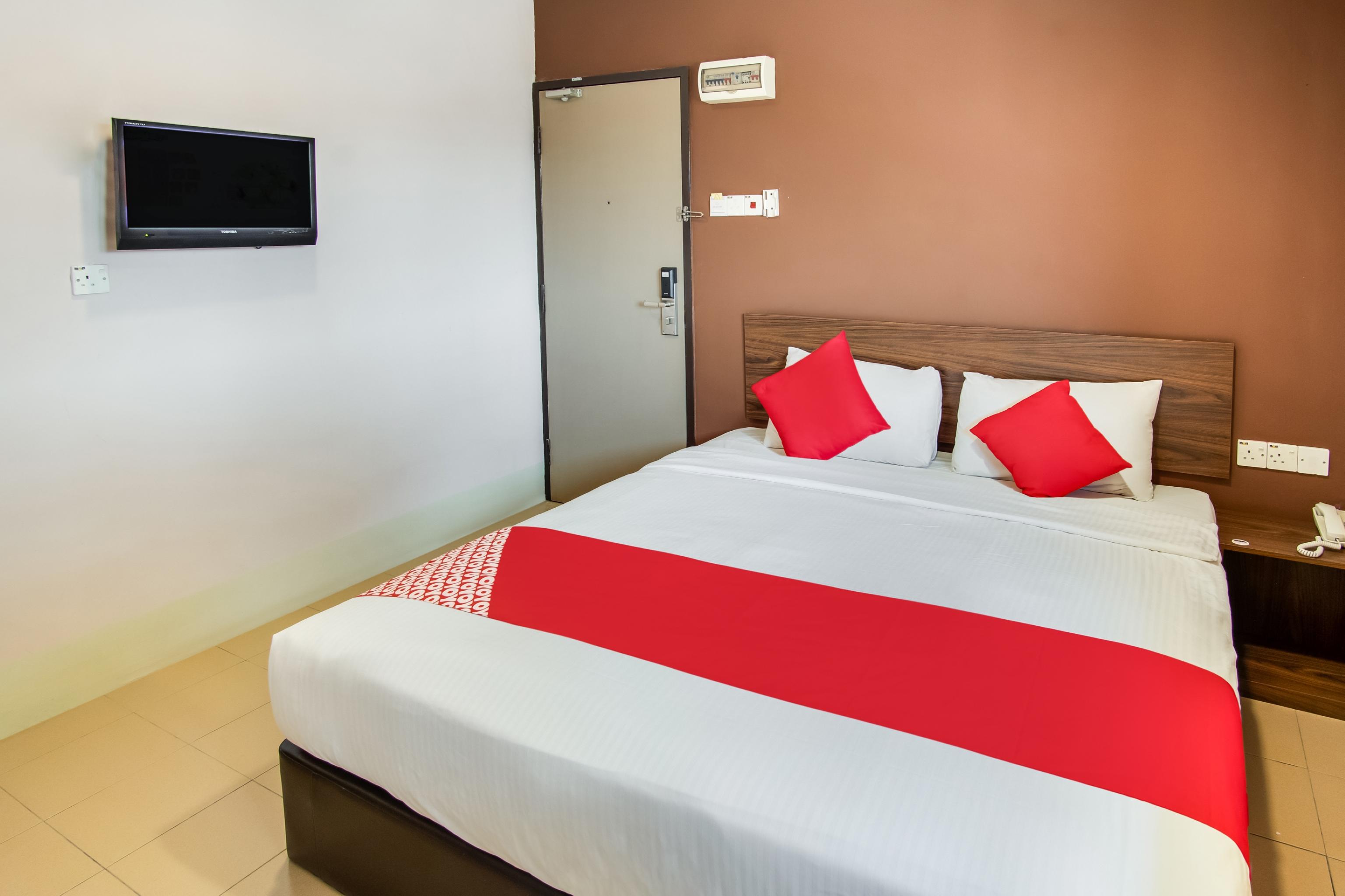 Oyo 89480 Dream House Hotel Skudai Buitenkant foto