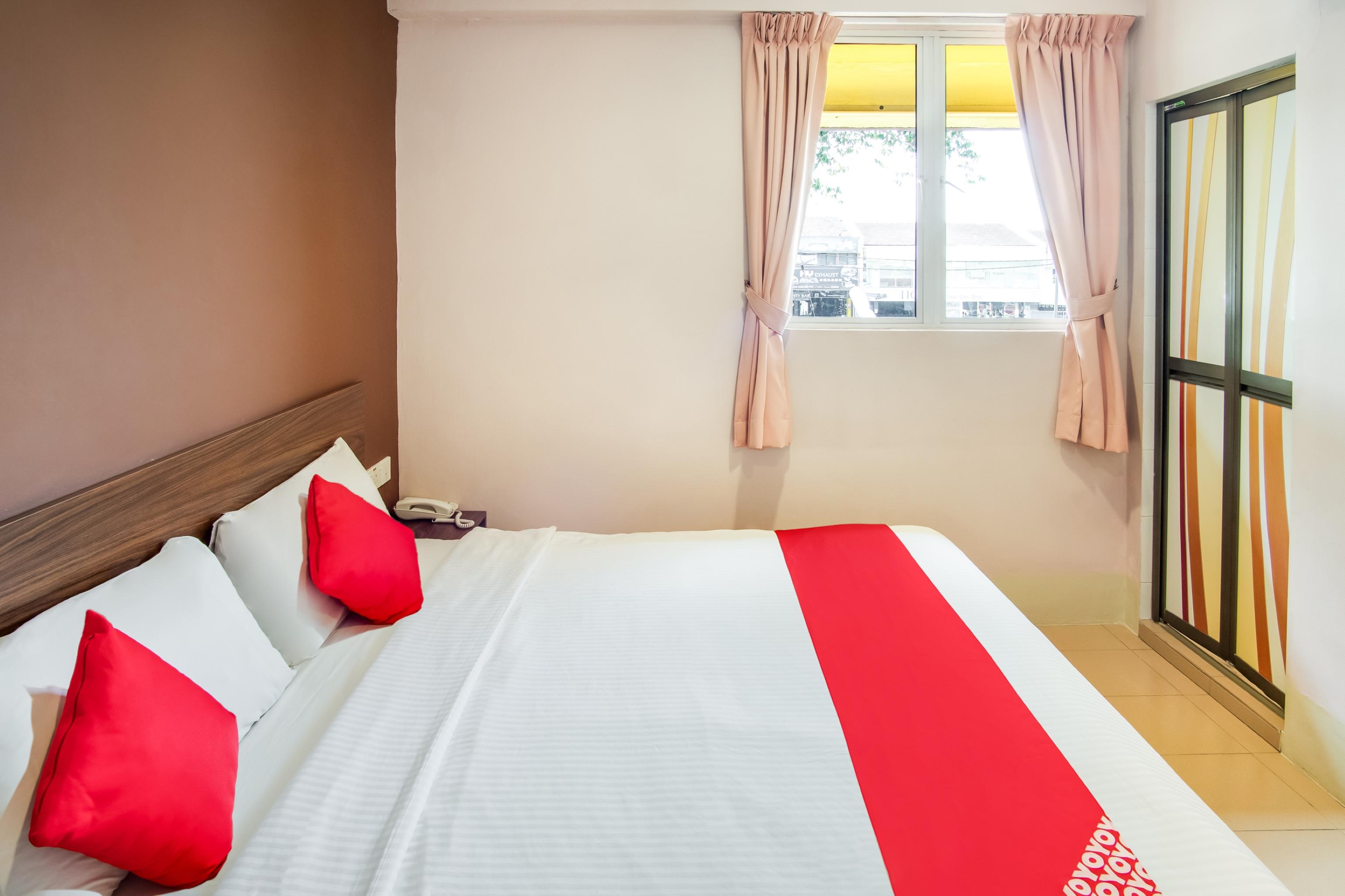 Oyo 89480 Dream House Hotel Skudai Buitenkant foto