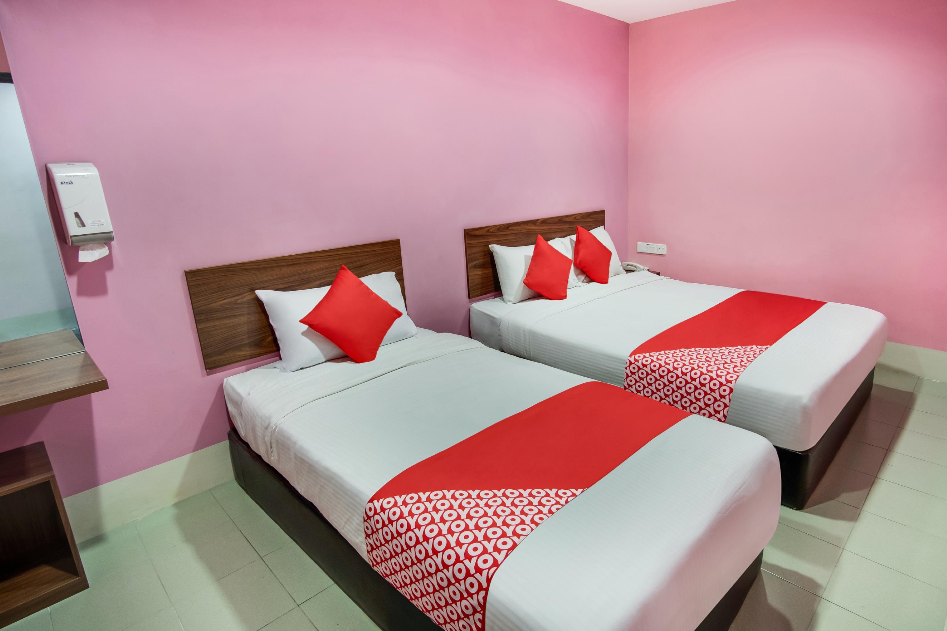 Oyo 89480 Dream House Hotel Skudai Buitenkant foto