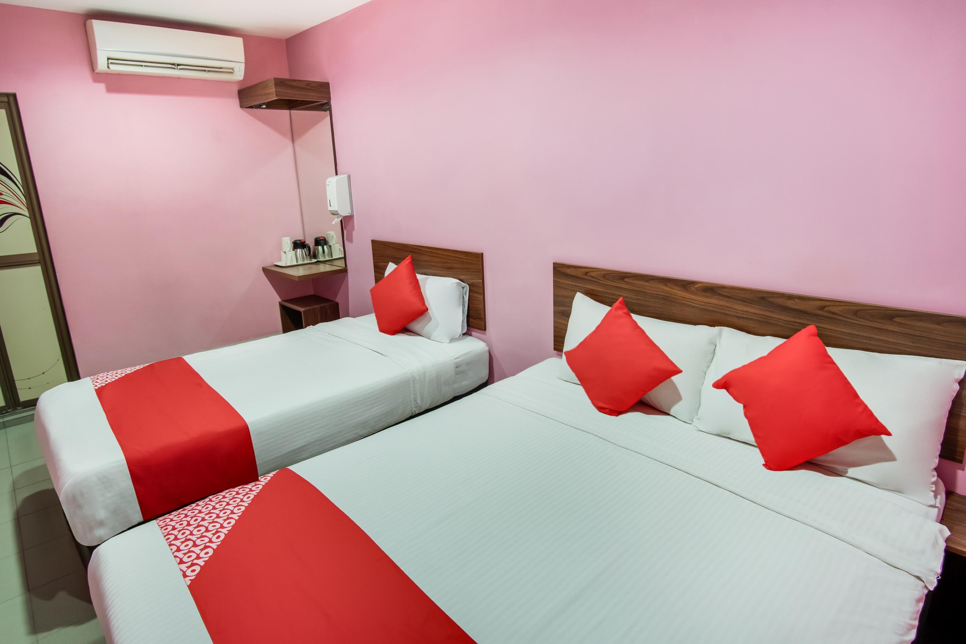 Oyo 89480 Dream House Hotel Skudai Buitenkant foto