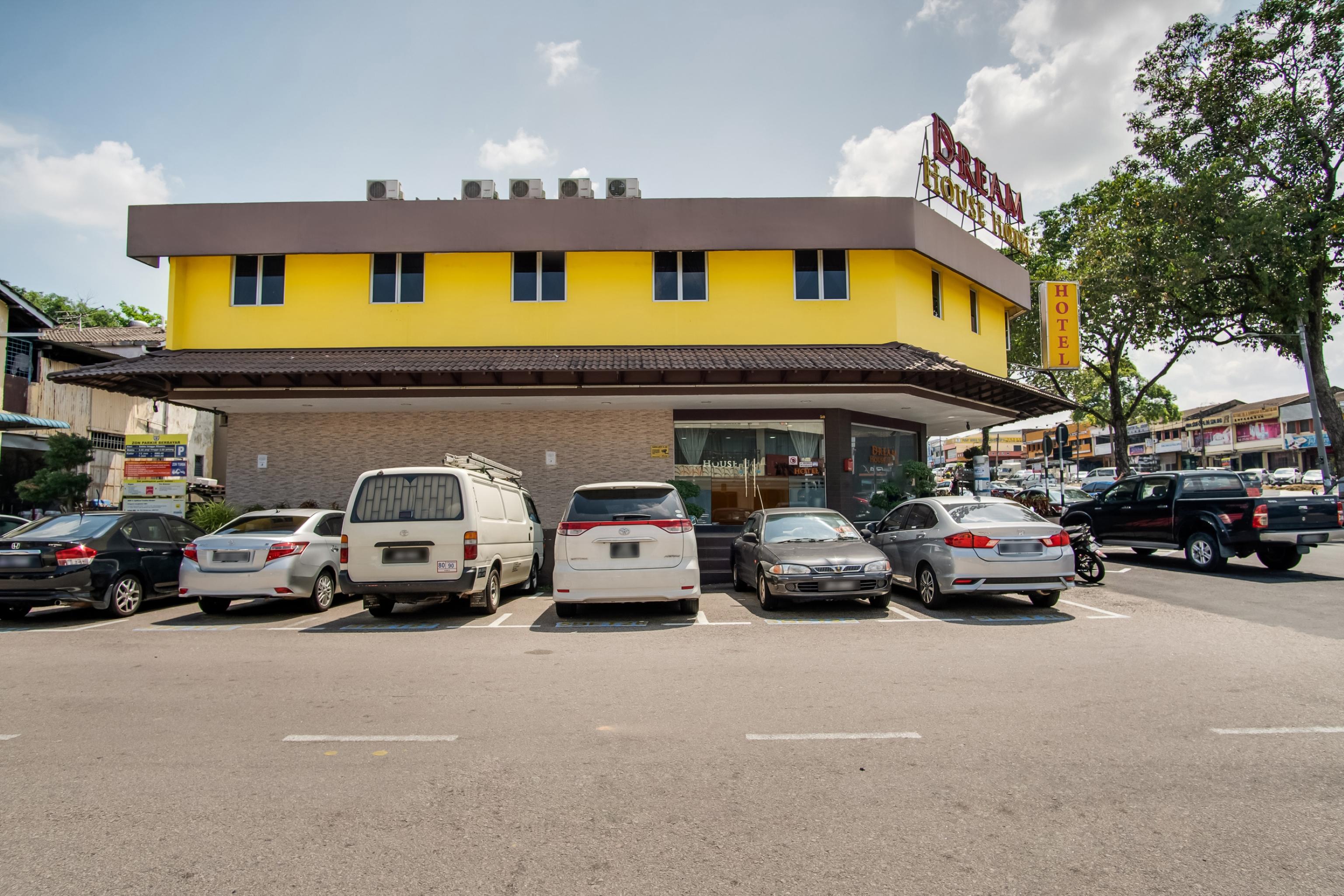Oyo 89480 Dream House Hotel Skudai Buitenkant foto