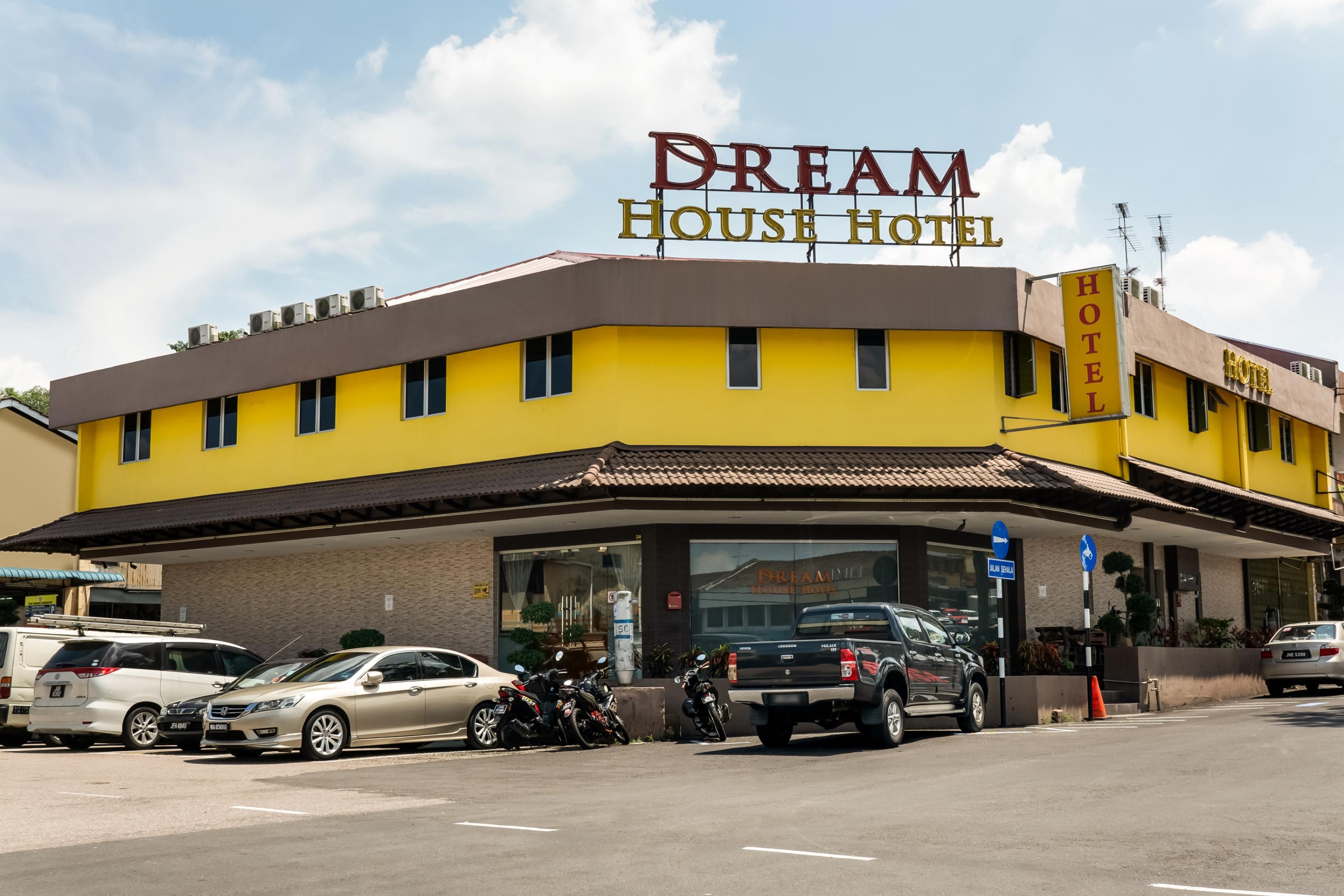 Oyo 89480 Dream House Hotel Skudai Buitenkant foto