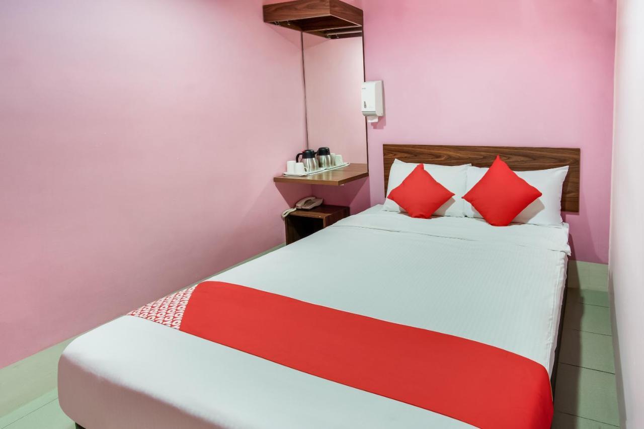 Oyo 89480 Dream House Hotel Skudai Buitenkant foto