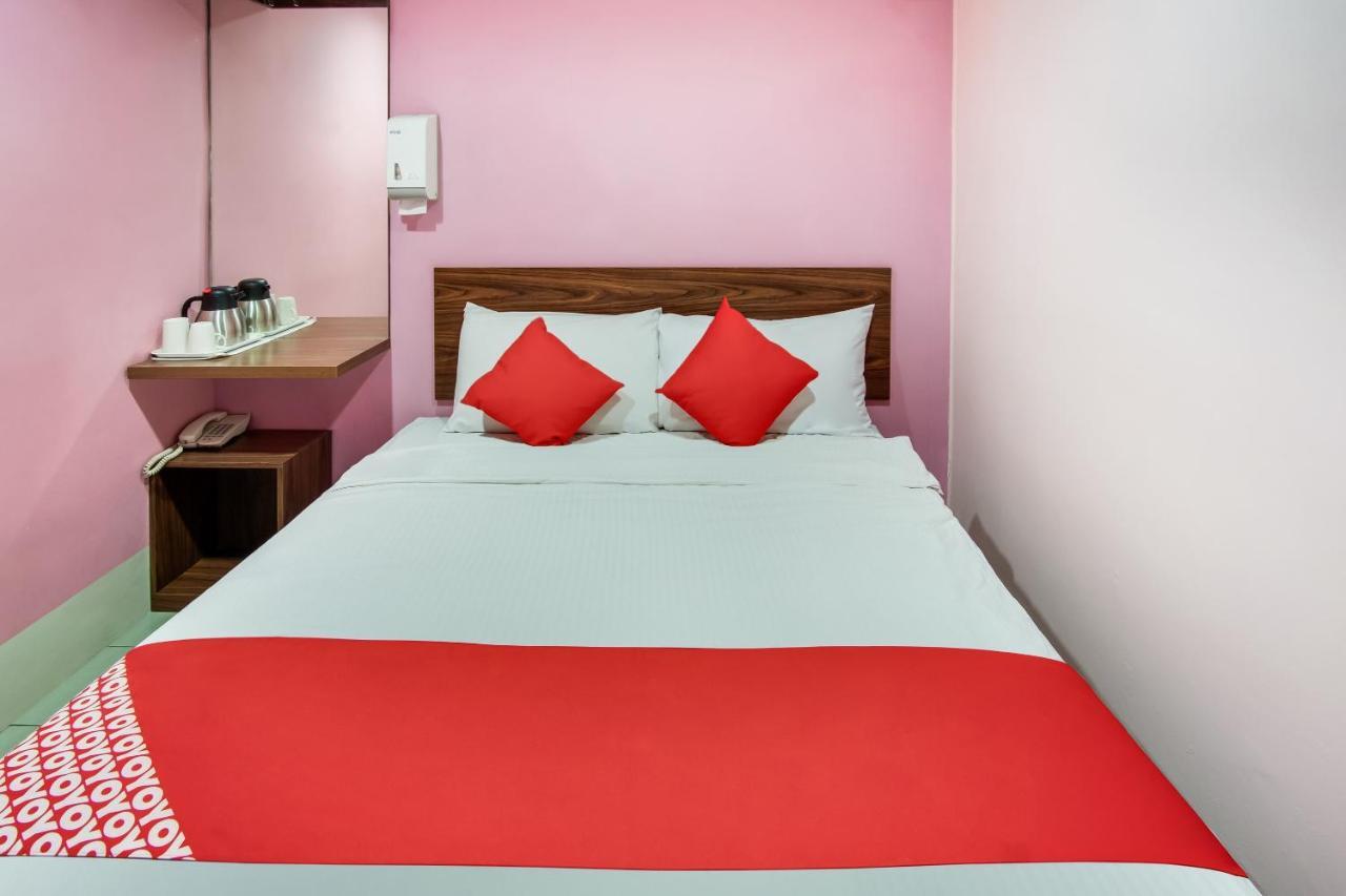 Oyo 89480 Dream House Hotel Skudai Buitenkant foto