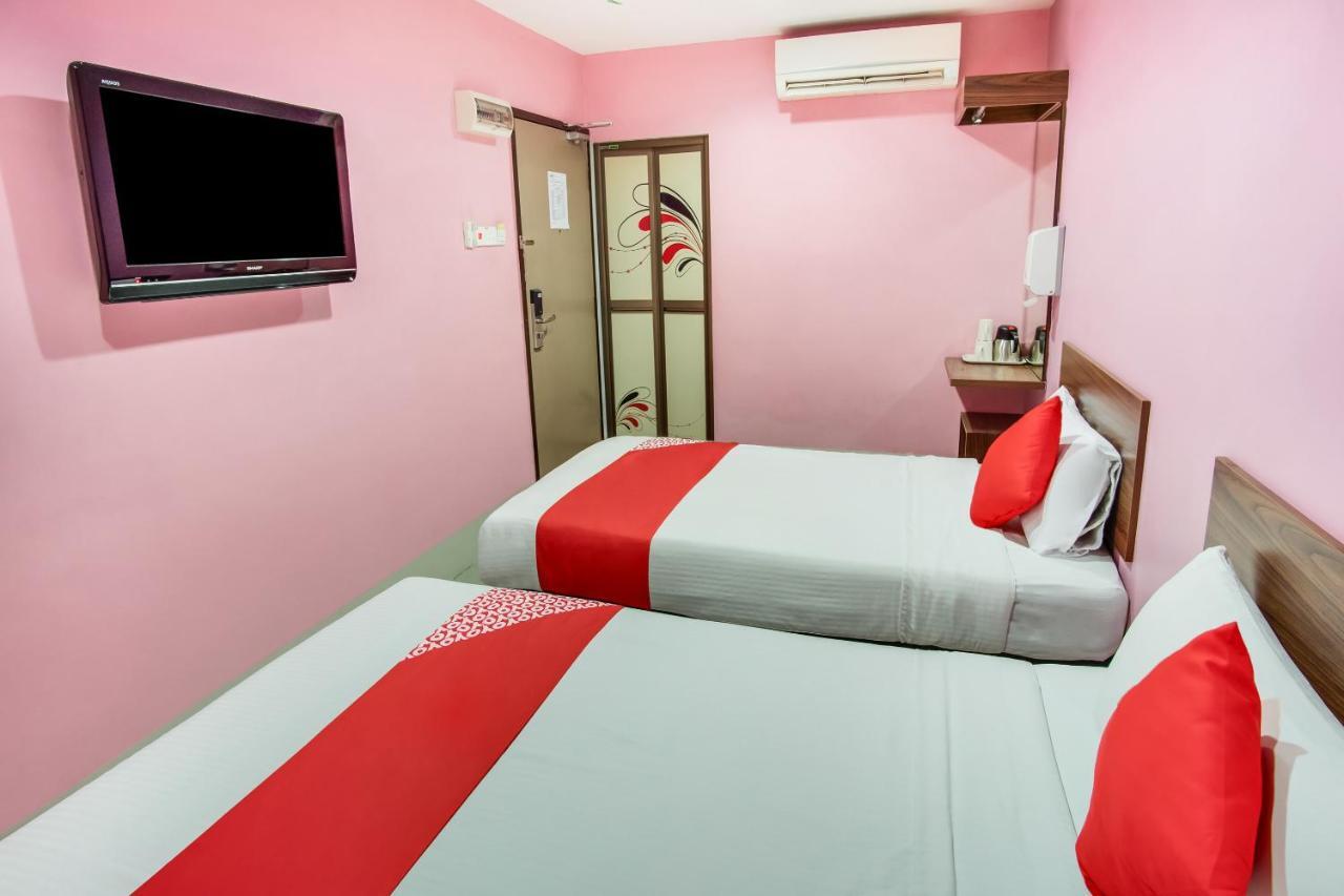 Oyo 89480 Dream House Hotel Skudai Buitenkant foto