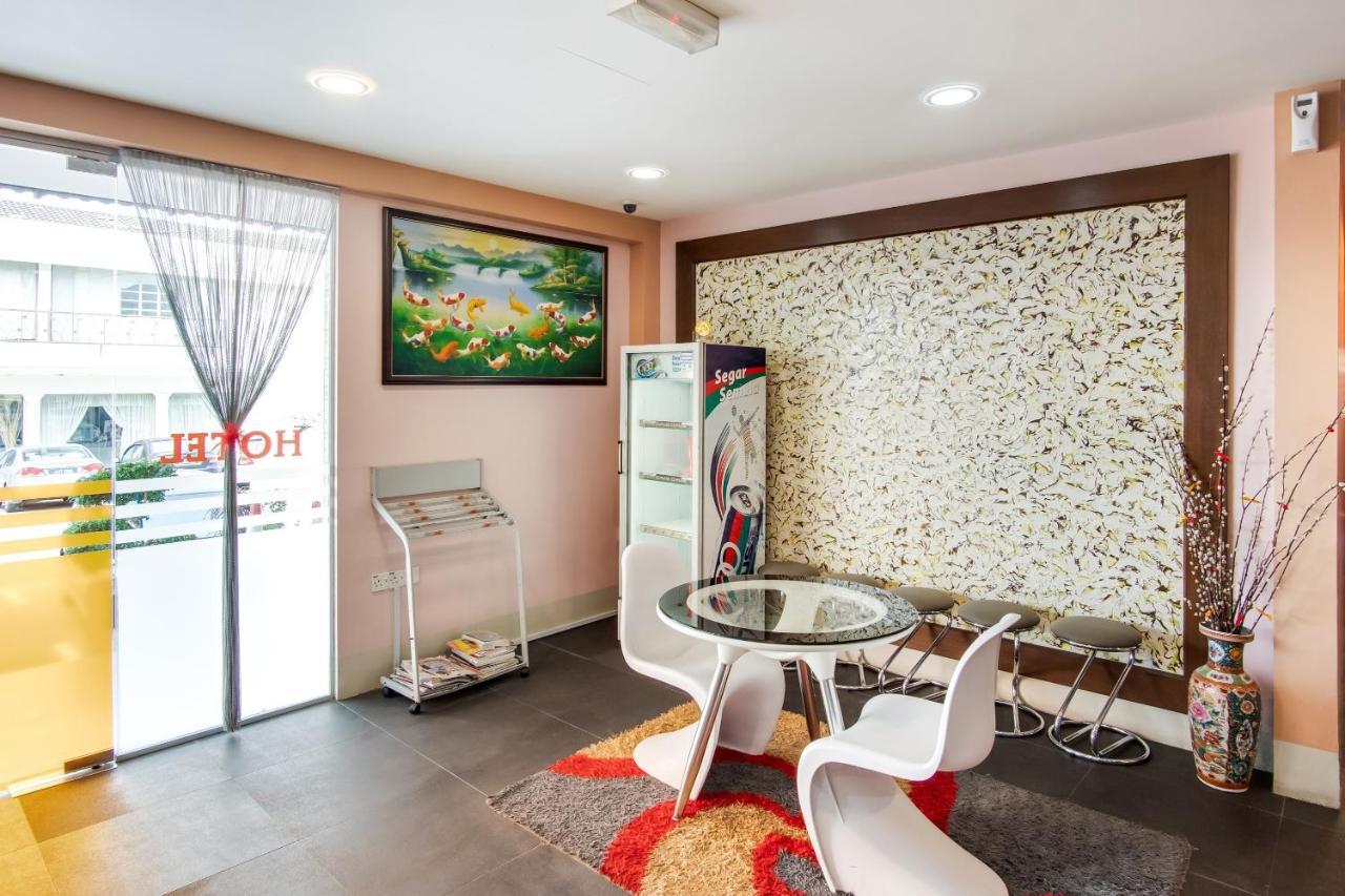 Oyo 89480 Dream House Hotel Skudai Buitenkant foto